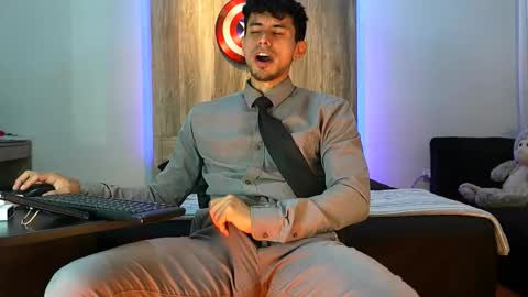 Snapshot of andrew_elliot chatting on 10.21.25 Andrew online show from 10.21.25