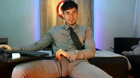 Snapshot of andrew_elliot chatting on 11.07.25 Andrew online show from 11.07.25