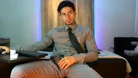 Snapshot of andrew_elliot chatting on 11.16.25 Andrew online show from 11.16.25