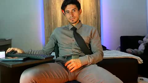 Snapshot of andrew_elliot chatting on 11.27.25 Andrew online show from 11.27.25