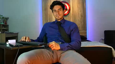 Snapshot of andrew_elliot chatting on 11.29.25 Andrew online show from 11.29.25