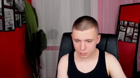 Snapshot of andrew_ellis chatting on 11.04.25 Andrew online show from 11.04.25