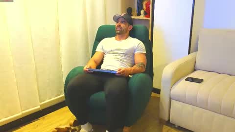Snapshot of andrewfame chatting on 02.12.25 Andrew online show from 02.12.25