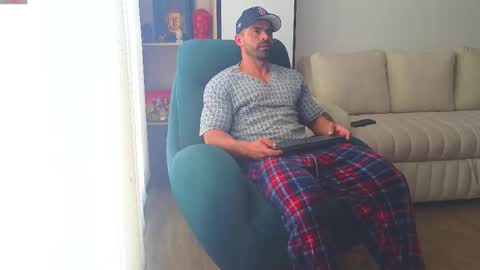 Snapshot of andrewfame chatting on 03.01.25 Andrew online show from 03.01.25