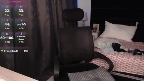 Snapshot of andrewmhilton_ chatting on 02.14.26 andrewmhilton_ online show from 02.14.26