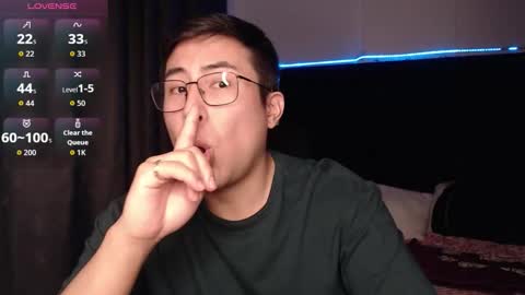 Snapshot of andrewmhilton_ chatting on 02.15.26 andrewmhilton_ online show from 02.15.26