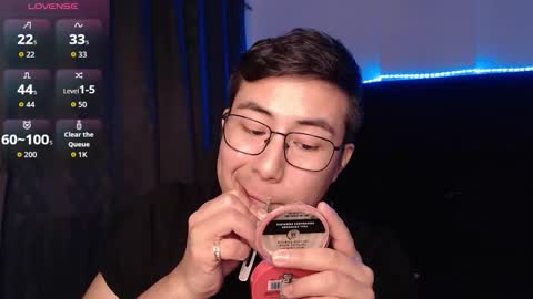 Snapshot of andrewmhilton_ chatting on 02.19.26 andrewmhilton_ online show from 02.19.26