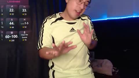 Snapshot of andrewmhilton_ chatting on 02.20.26 andrewmhilton_ online show from 02.20.26