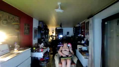 Snapshot of androgynia1 chatting on 11.12.25 androgynia online show from 11.12.25