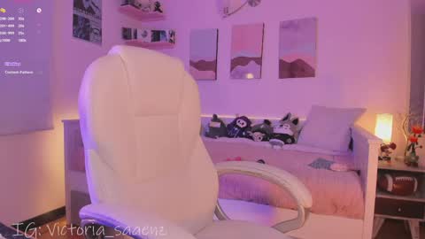 Victoria Senz  online show from 04.11.26