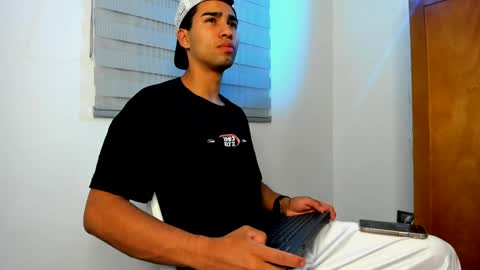 Snapshot of andy_0018 chatting on 01.11.25 Andy online show from 01.11.25