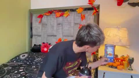 Snapshot of andy_belier chatting on 10.23.25 Andy online show from 10.23.25