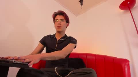 andy_dluxe online show from 05.12.26