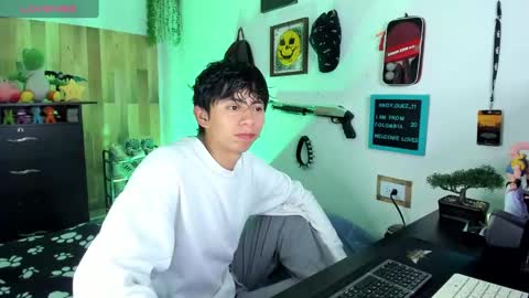 andy_guez_11 online show from 02.10.25