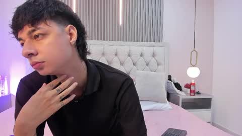 Snapshot of andy_may18 chatting on 04.11.26 We are Andy and May online show from 04.11.26