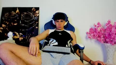 andy_wood1 online show from 04.11.26