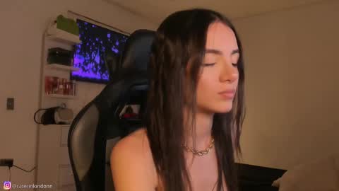 Snapshot of anelisse_ chatting on 11.13.25 online show from 11.13.25