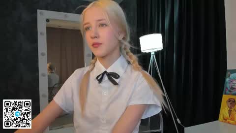 Snapshot of anellyball_ chatting on 07.22.26 Anelly online show from 07.22.26