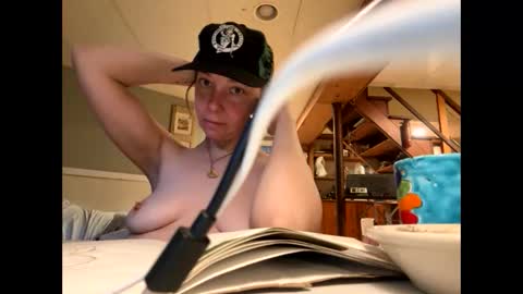 Snapshot of aneoakley chatting on 11.04.25 aneoakley online show from 11.04.25