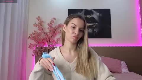 Snapshot of anexxblondie chatting on 02.10.26 Ane online show from 02.10.26