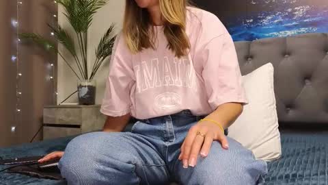 Snapshot of ange1ok chatting on 03.22.26 ange1ok online show from 03.22.26