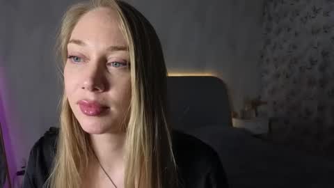 angel  blonde  online show from 10.09.25