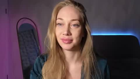angel  blonde  online show from 10.11.25