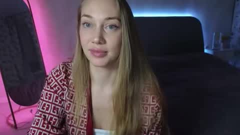 angel  blonde  online show from 10.13.25