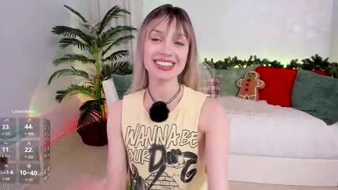 Snapshot of angel_claire chatting on 12.04.25 Claire - be back soon online show from 12.04.25