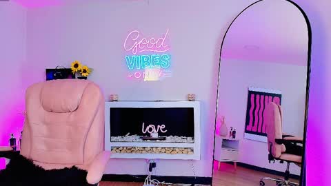 Angel Cooper online show from 04.15.26