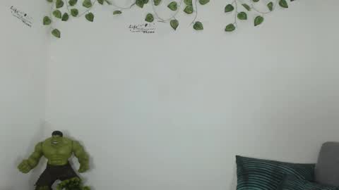 Angel Curl online show from 11.21.25