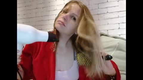 Snapshot of angel_girllovemy chatting on 11.12.25 ANGEL online show from 11.12.25