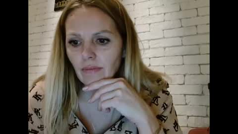 Snapshot of angel_girllovemy chatting on 11.17.25 ANGEL online show from 11.17.25