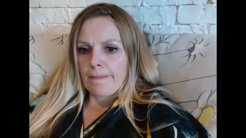 Snapshot of angel_girllovemy chatting on 11.26.25 ANGEL online show from 11.26.25