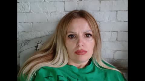 Snapshot of angel_girllovemy chatting on 12.05.25 ANGEL online show from 12.05.25