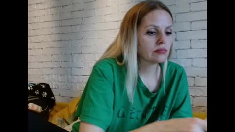 Snapshot of angel_girllovemy chatting on 12.16.25 ANGEL online show from 12.16.25