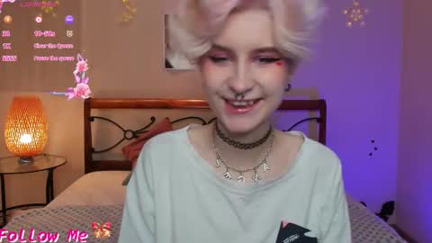 Snapshot of angel_julles chatting on 12.05.25 Angel Dust online show from 12.05.25