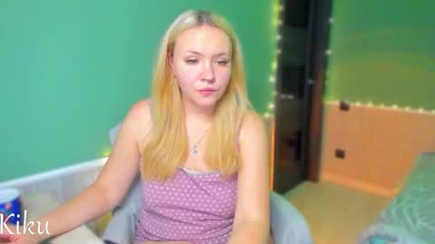 Snapshot of angel_kiku chatting on 11.11.25 Kiku here 3 online show from 11.11.25