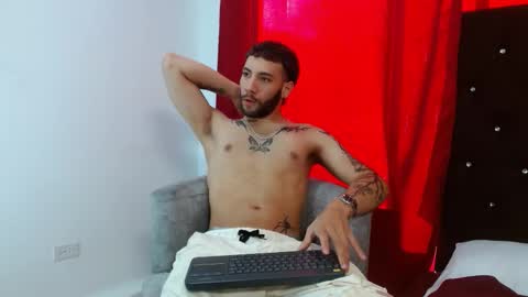 angel_kyrozz online show from 10.17.25