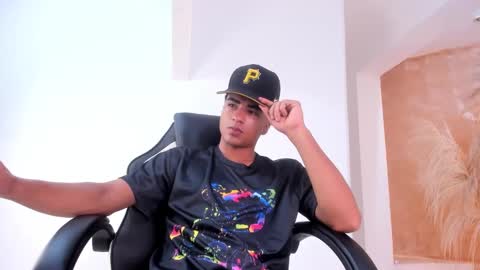 Snapshot of angel_nicolas chatting on 12.08.24 ANGEL online show from 12.08.24