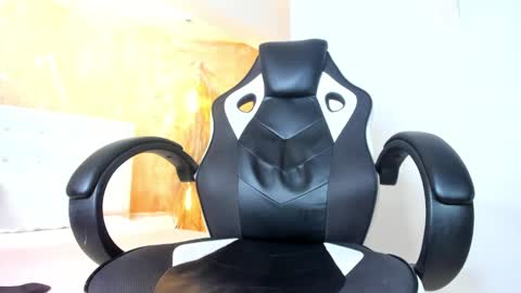 Snapshot of angel_nicolas chatting on 02.08.25 ANGEL online show from 02.08.25