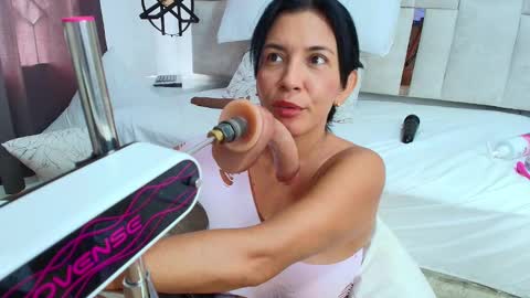 Nicolle  online show from 10.18.25