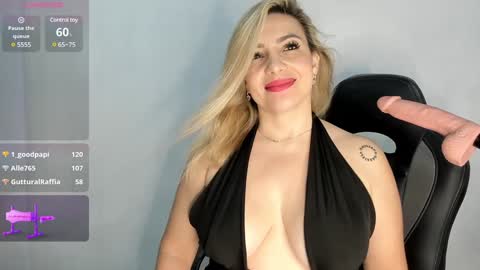 Snapshot of angel_vibes_ chatting on 02.08.25 Angel online show from 02.08.25