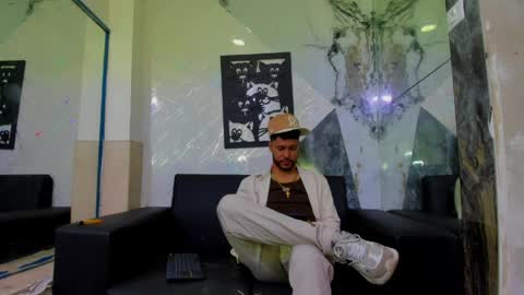 angel_villareal_ online show from 03.28.26