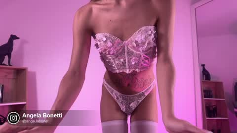 Angela Bonetti online show from 01.17.25