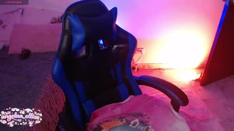 A N G E L A  E L L I S S   online show from 04.11.26