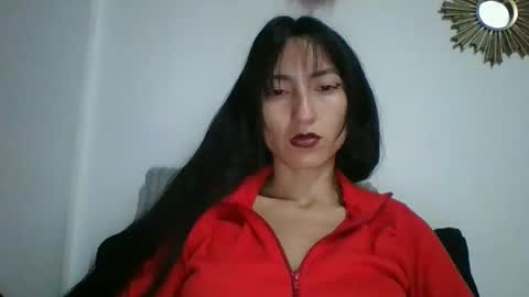 Snapshot of angela_mis chatting on 01.08.25 Angela online show from 01.08.25