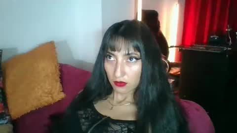 Snapshot of angela_mis chatting on 10.08.25 Angela online show from 10.08.25