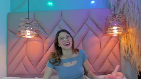 Snapshot of angelaa_cute chatting on 12.27.24 ANGELA online show from 12.27.24