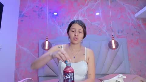 Snapshot of angelaa_cute chatting on 01.23.25 ANGELA online show from 01.23.25